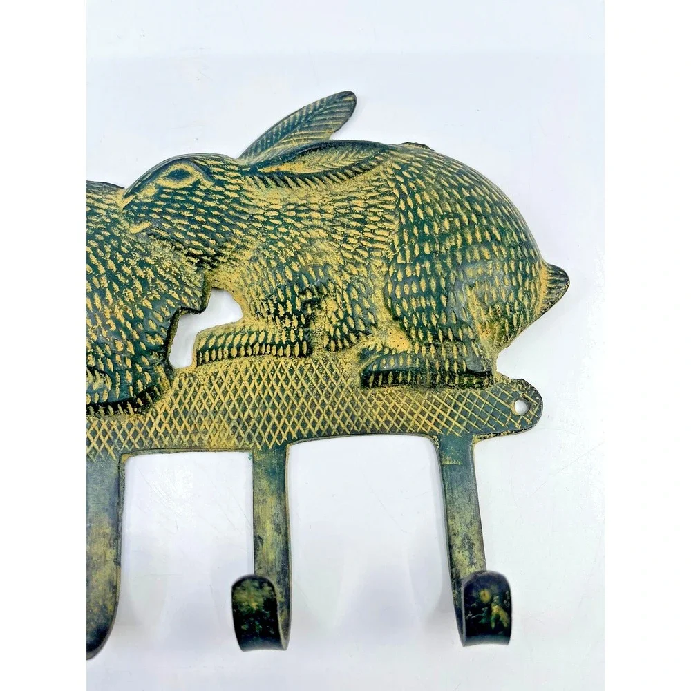 VTG Cast Iron Bunny Rabbit Wall 4 Hook Coat Key Apron Holder Primitive